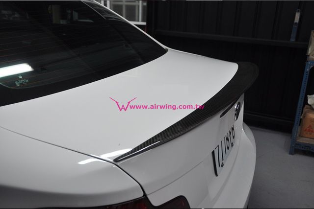 E82 - Performance style Carbon trunk spoiler 
